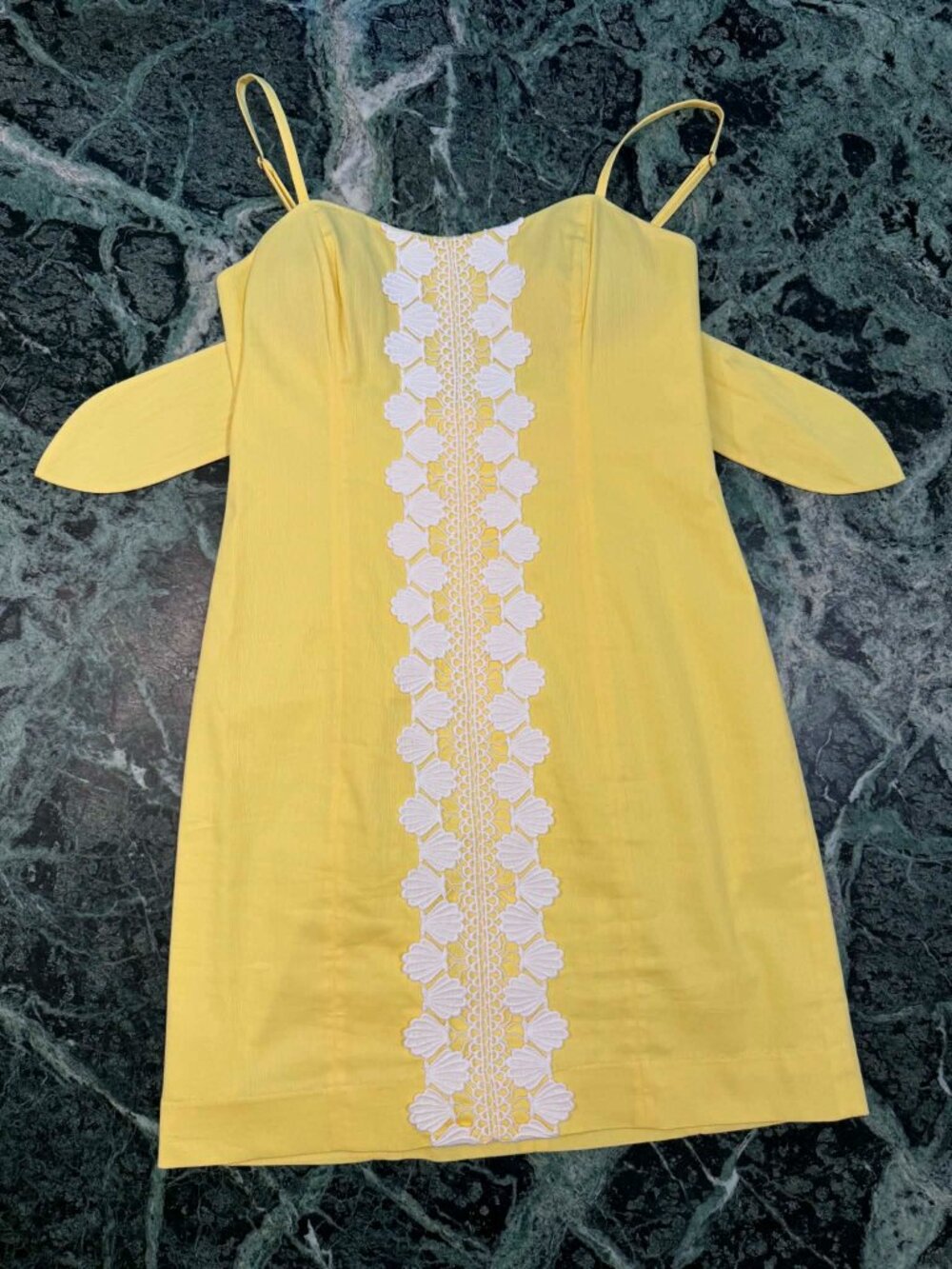 Lilly Pulitzer Yellow Cold Shoulder Shift Dress Size 2 White Lace